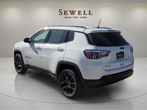 New 2026 Jeep Compass Latitude image 3