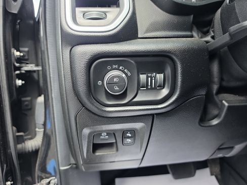 Used 2019 RAM 1500 Laramie AWD/4WD image 20