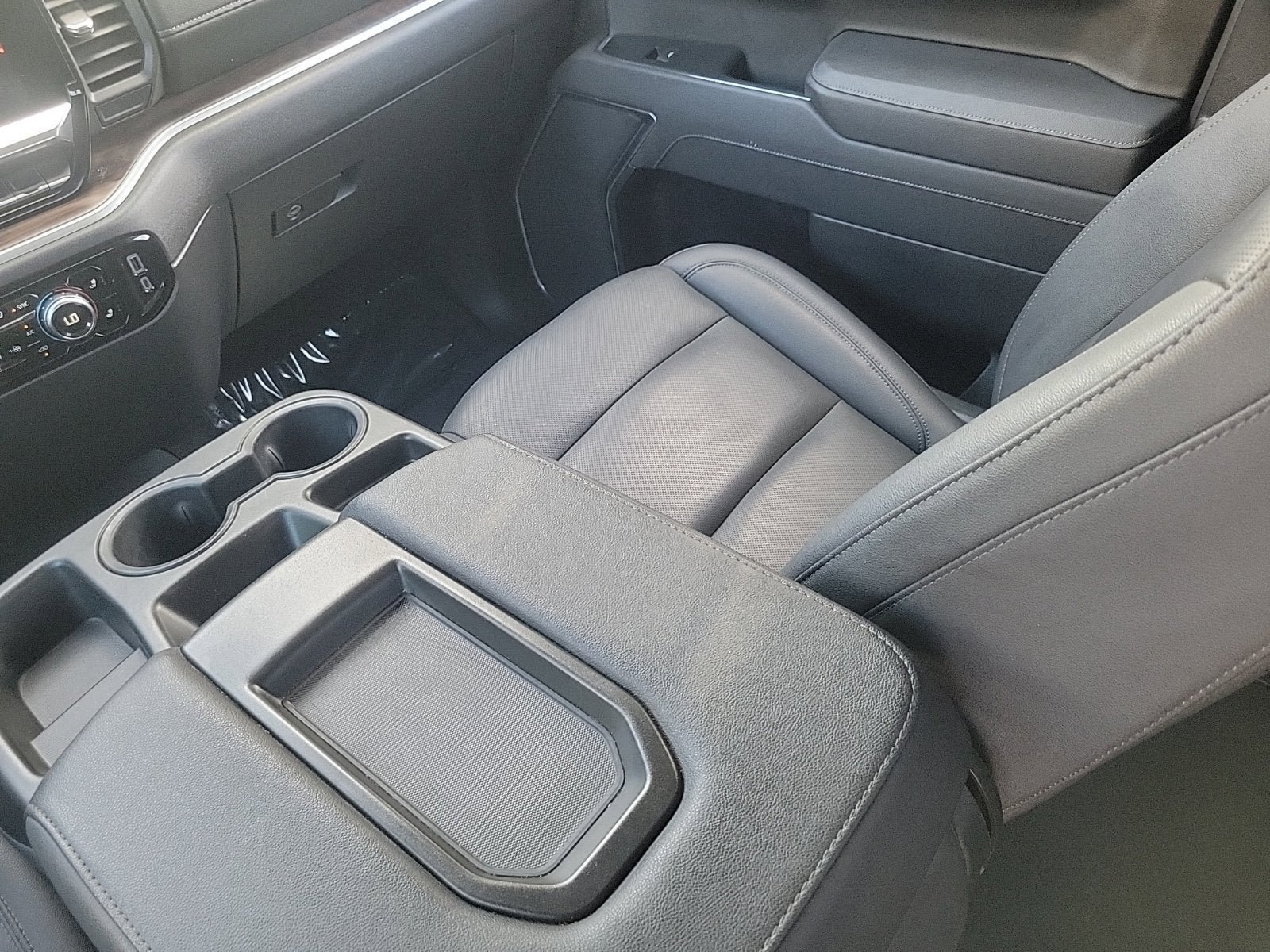 Certified 2025 GMC Sierra 1500 SLT RWD image 18