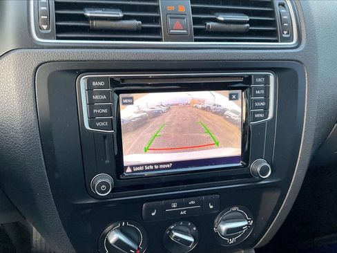 Used 2017 Volkswagen Jetta SE image 21