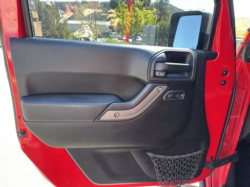 Used 2012 Jeep Wrangler Unlimited Sport AWD/4WD image 15