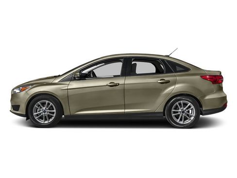 Used 2017 Ford Focus SE image 3