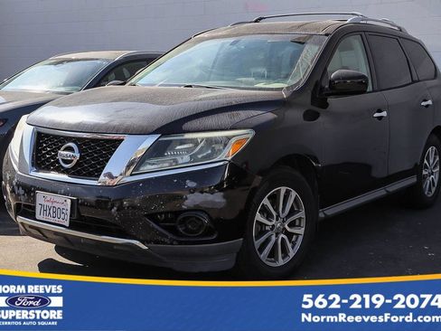Used 2014 Nissan Pathfinder SV w/ Cargo Package FWD image 1