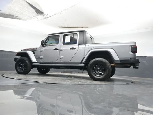 Used 2020 Jeep Gladiator Overland image 29