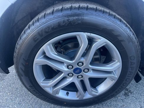 Used 2016 Ford Edge Titanium w/ Equipment Group 301A AWD/4WD image 31