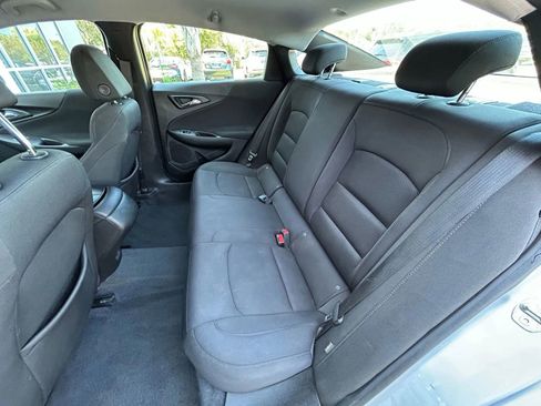 Used 2019 Chevrolet Malibu LS image 12