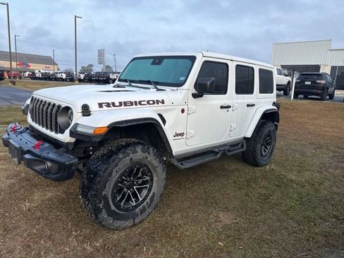 Used 2024 Jeep Wrangler Unlimited Rubicon image 10