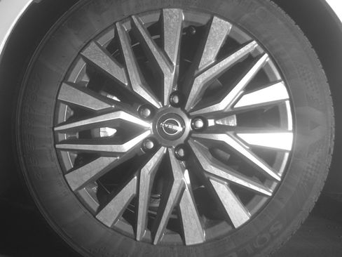 Used 2025 Nissan Altima 2.5 SV FWD image 12