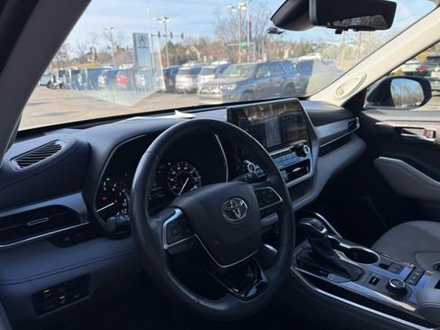 Used 2021 Toyota Highlander Platinum image 8