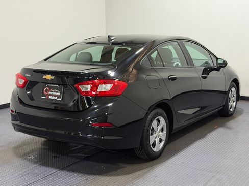 Used 2017 Chevrolet Cruze LS FWD image 5