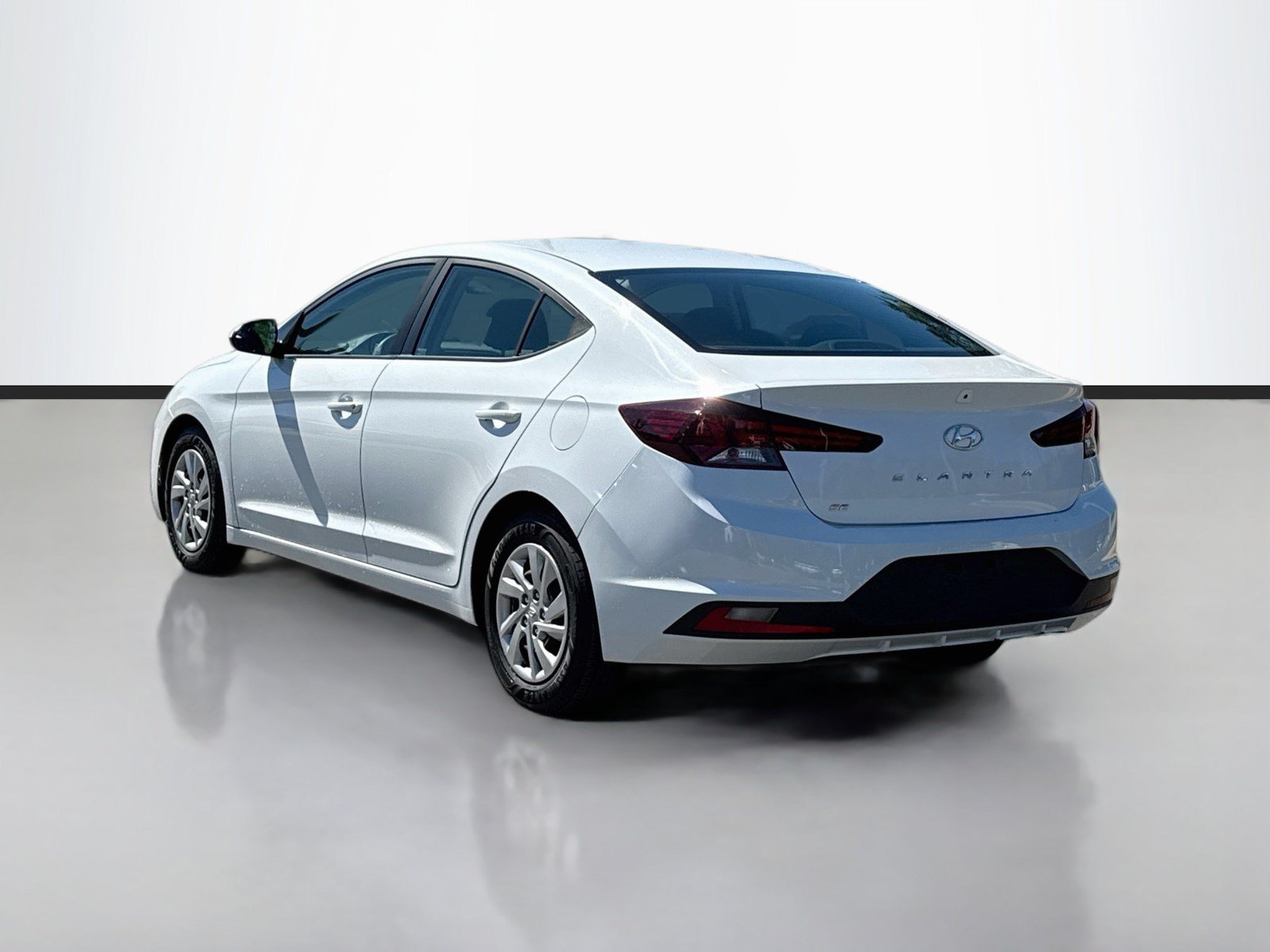 Used 2020 Hyundai Elantra SE w/ Cargo Package (C1) FWD image 5