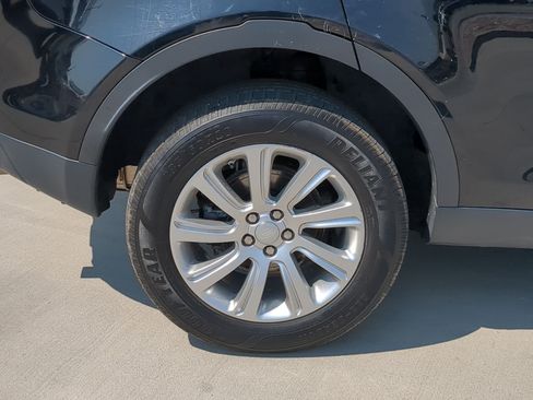 Used 2019 Land Rover Discovery Sport SE AWD/4WD image 12