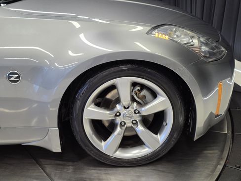 Used 2006 Nissan 350Z Touring w/ (N93) Cargo Convenience Pkg image 30