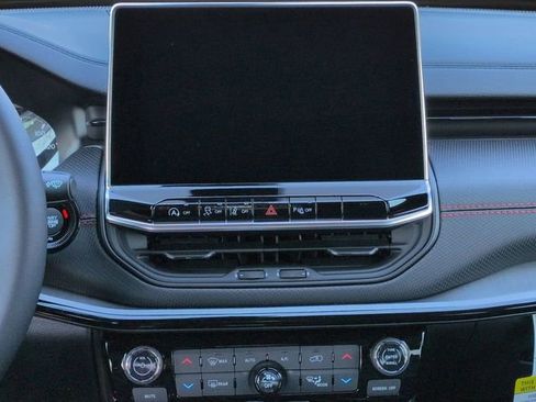 New 2026 Jeep Compass Trailhawk image 17