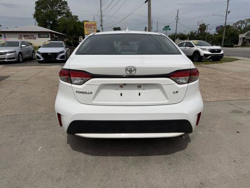 Used 2021 Toyota Corolla LE w/ Carpet Mat Package (TMS) FWD image 6