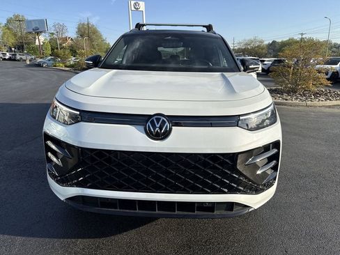 New 2026 Volkswagen Tiguan SE R-Line AWD/4WD image 2
