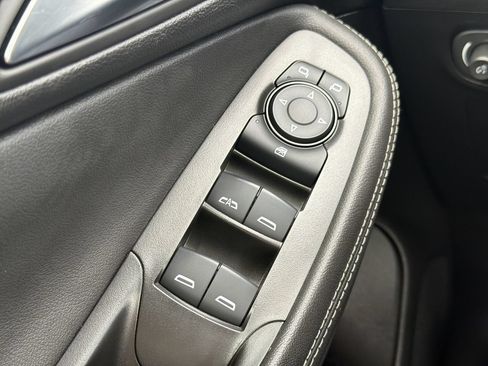 Used 2024 Buick Encore GX Sport Touring AWD/4WD image 11