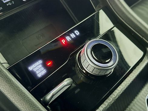 Used 2024 Jeep Grand Cherokee L Limited w/ Luxury Tech Group II image 25