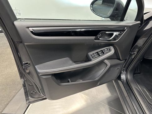 Used 2026 Porsche Macan Turbo AWD/4WD image 15