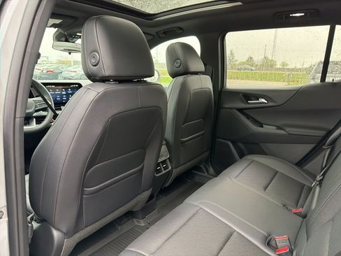 New 2026 Chevrolet Equinox LT w/ Convenience Package II AWD/4WD image 15