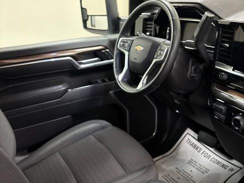 Used 2025 Chevrolet Silverado 2500 LT w/ Convenience Package AWD/4WD image 21