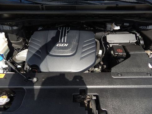 Used 2018 Kia Sedona SX image 9