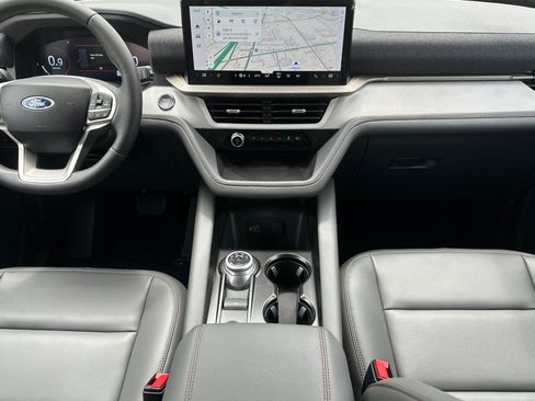 New 2026 Ford Explorer Active RWD image 13