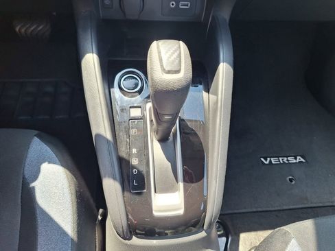 Used 2025 Nissan Versa SV FWD image 17