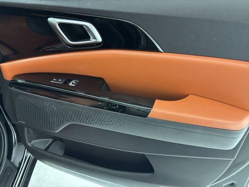 Used 2023 Kia Carnival SX Prestige image 32