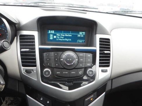 Used 2012 Chevrolet Cruze LS image 18