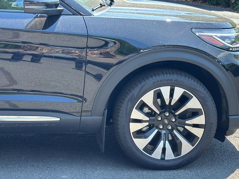 Certified 2025 Ford Explorer Platinum w/ LUX Leather Package AWD/4WD image 10