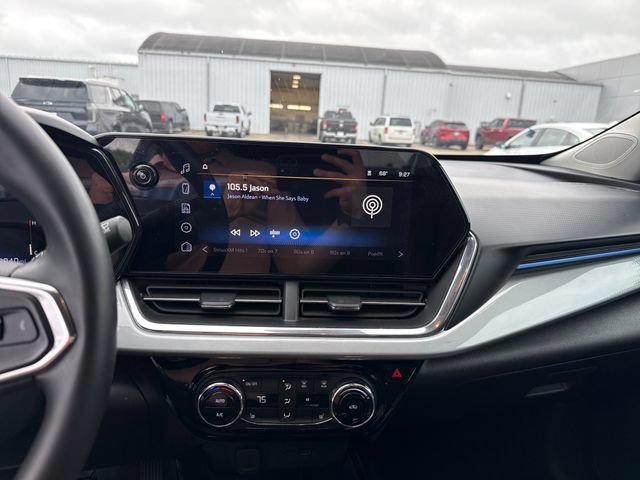Used 2025 Chevrolet Trax LT w/ Driver Confidence Package FWD image 21