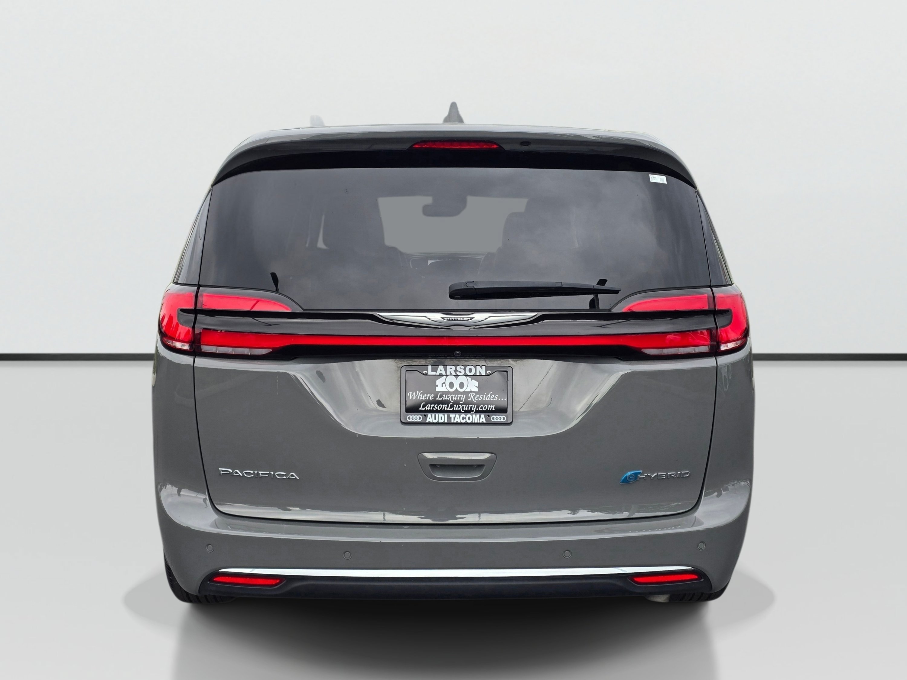 Used 2022 Chrysler Pacifica Limited FWD image 4
