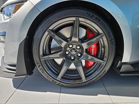 Used 2020 Ford Mustang Shelby GT500 w/ Carbon Fiber Track Pack RWD image 10