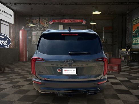 Used 2022 Kia Telluride EX w/ EX Premium Package image 5