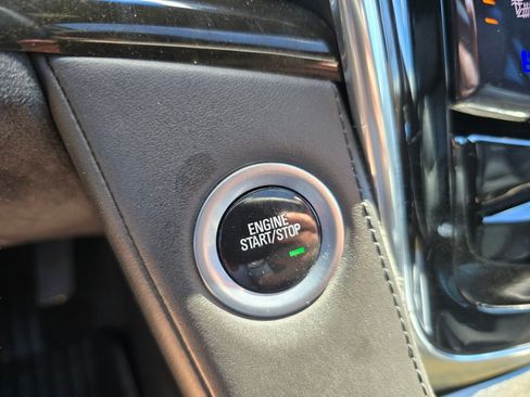 Used 2018 Cadillac Escalade ESV Platinum AWD/4WD image 12