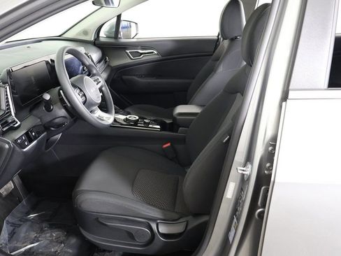 Used 2023 Kia Sportage LX image 29