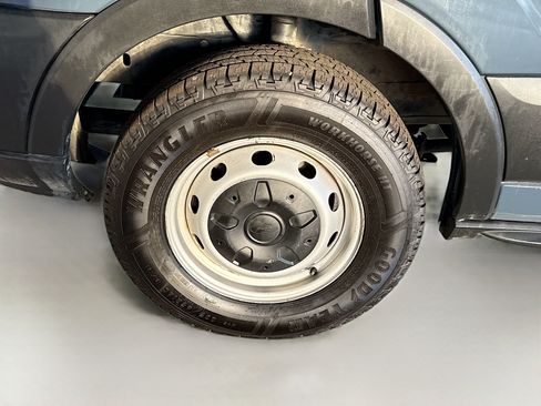 Used 2019 Ford Transit 250 Base image 32