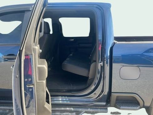 Used 2022 Chevrolet Silverado 2500 Custom w/ Custom Value Package image 9