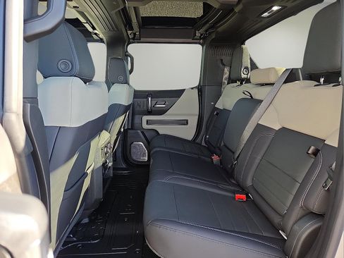 New 2026 GMC Hummer EV 4x4 Crew Cab image 10
