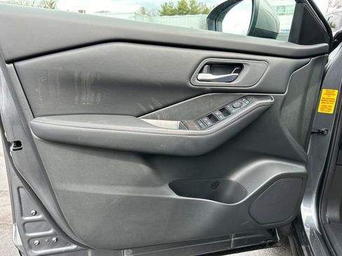 New 2026 Nissan Rogue SV w/ Cold Weather Package AWD/4WD image 9