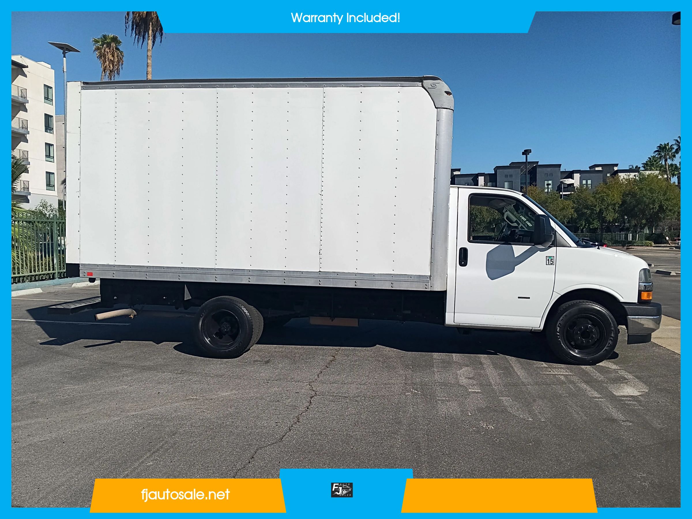 Used 2018 Chevrolet Express 3500 w/ Chrome Appearance Package RWD image 4