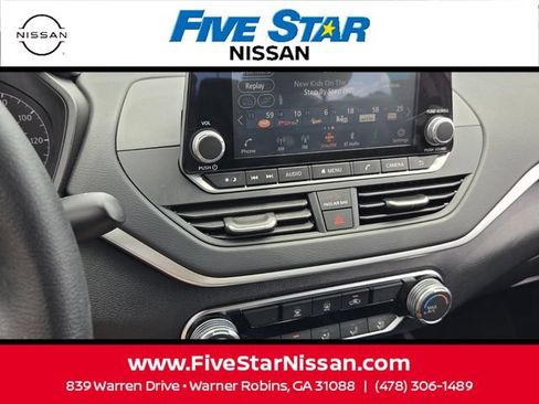 Used 2025 Nissan Altima 2.5 S FWD image 16