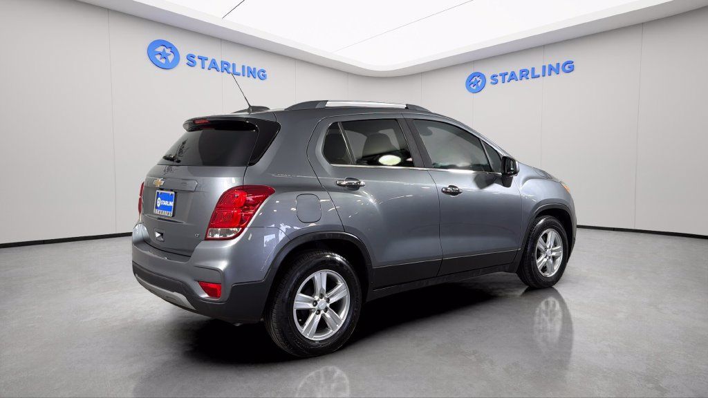 Used 2020 Chevrolet Trax LT w/ LT Convenience Package FWD image 9