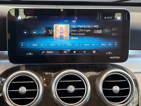 Used 2021 Mercedes-Benz GLC 300 image 23