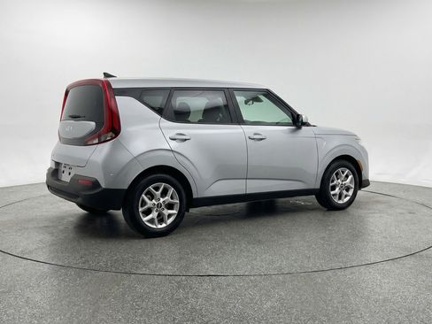 Used 2025 Kia Soul LX w/ LX Technology Package image 9
