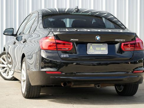 Used 2017 BMW 320i xDrive Sedan image 5