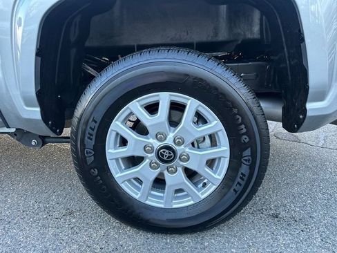 Certified 2025 Toyota Tacoma SR5 image 15