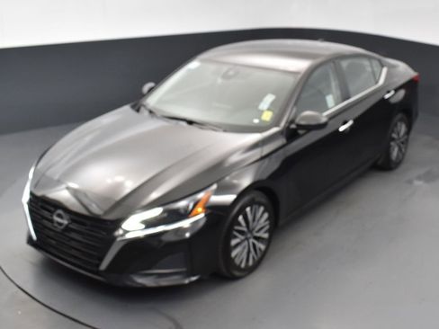 Used 2024 Nissan Altima 2.5 SV image 45