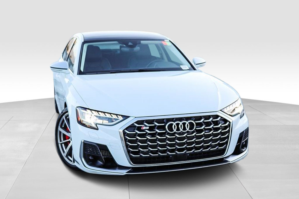 Used 2022 Audi S8 AWD/4WD image 2